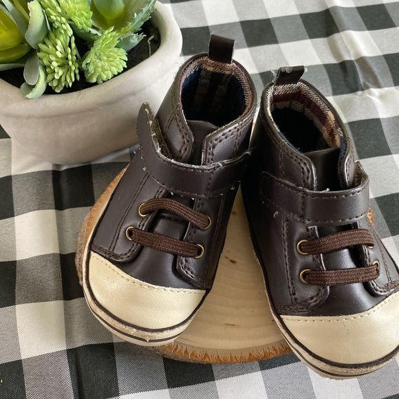 High top soft sole baby shoes - Picture 1 of 6